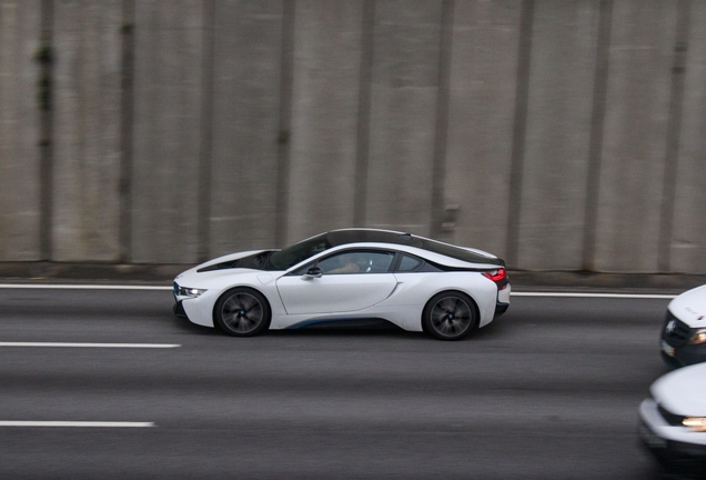 BMW i8