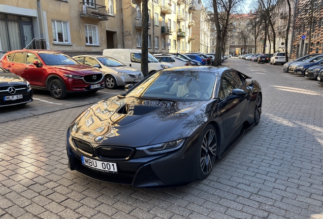 BMW I8