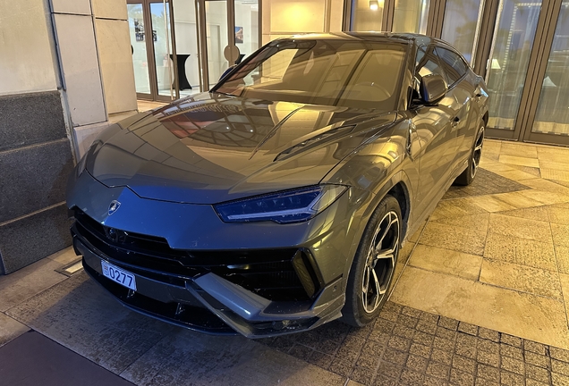 Lamborghini Urus S