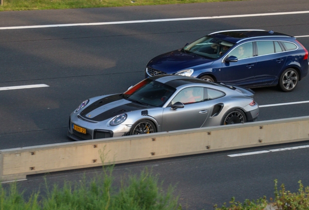 Porsche 991 GT2 RS Weissach Package