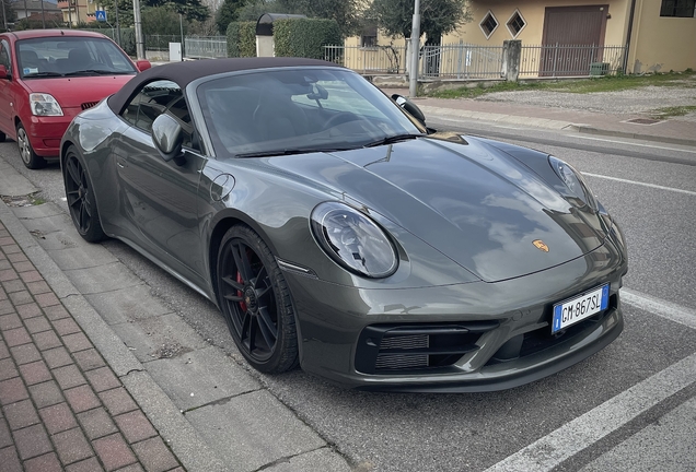 Porsche 992 Carrera 4 GTS Cabriolet