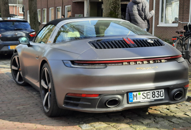 Porsche 992 Targa 4S Heritage Design Edition