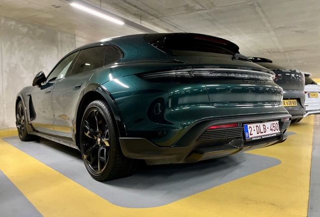 Porsche Taycan Turbo S Cross Turismo