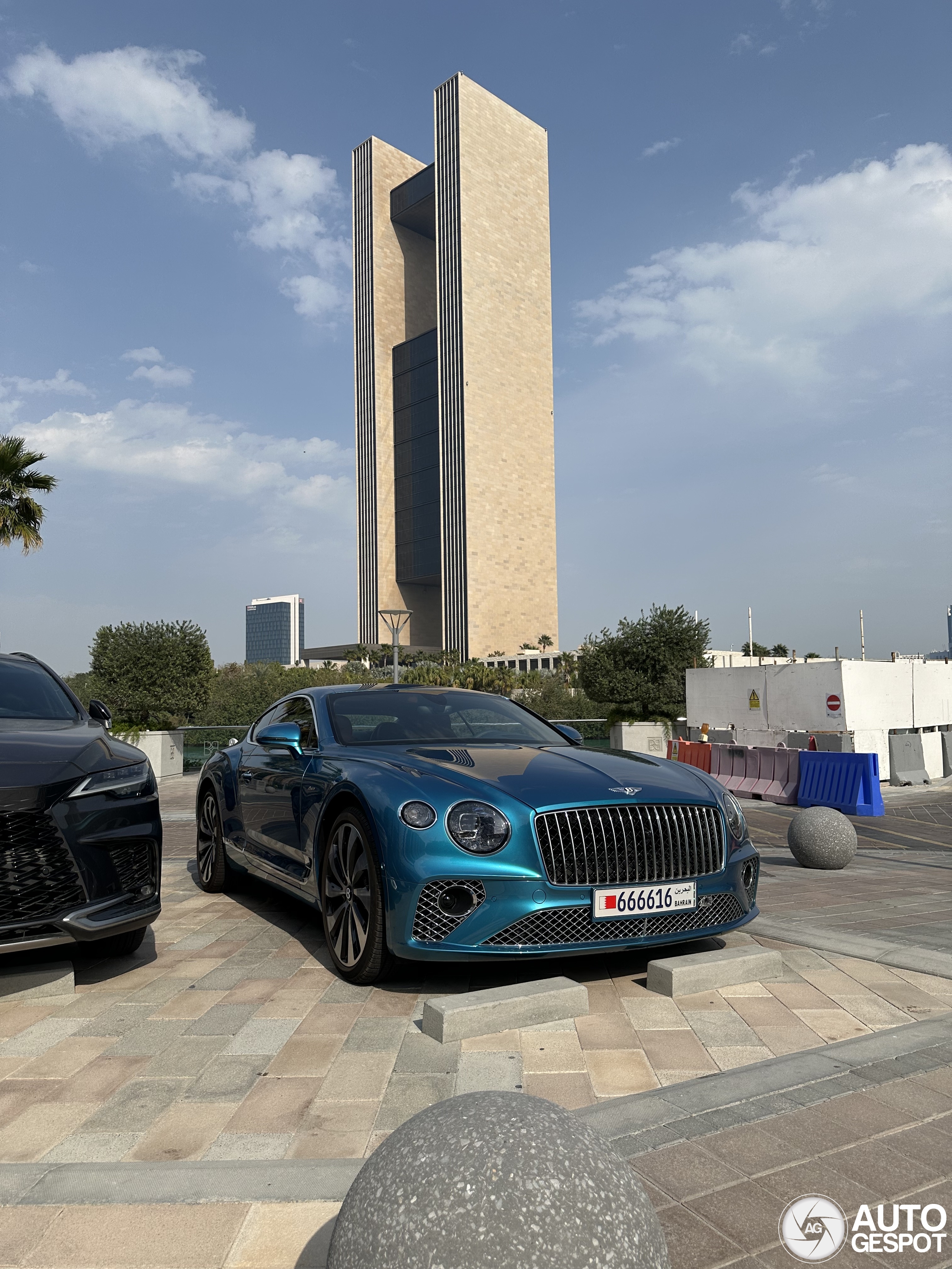 Bentley Continental GT V8 Azure 2024