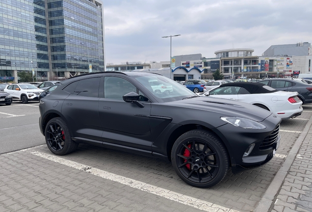 Aston Martin DBX