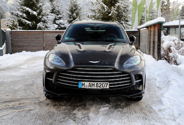 Aston Martin DBX707