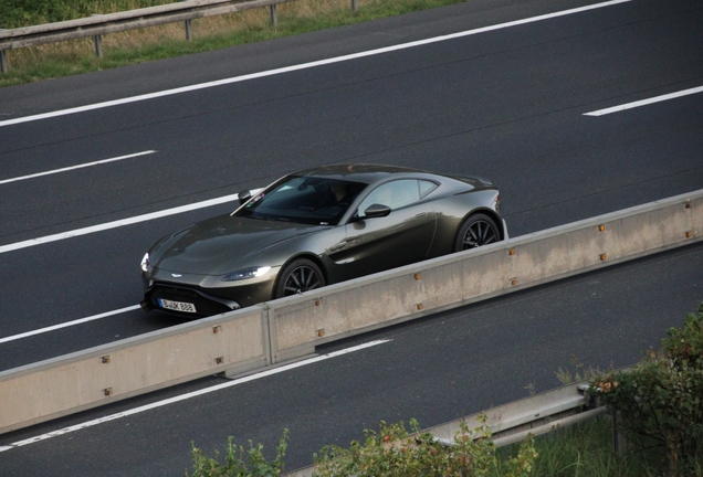 Aston Martin V8 Vantage 2018