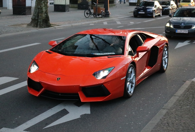 Lamborghini Aventador LP700-4