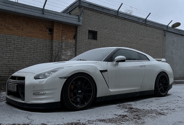 Nissan GT-R 2011