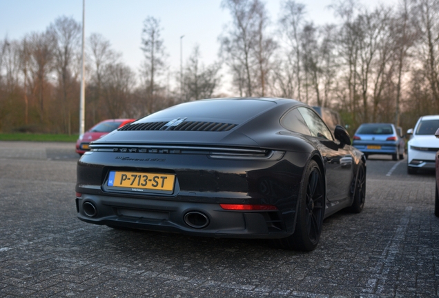 Porsche 992 Carrera 4 GTS