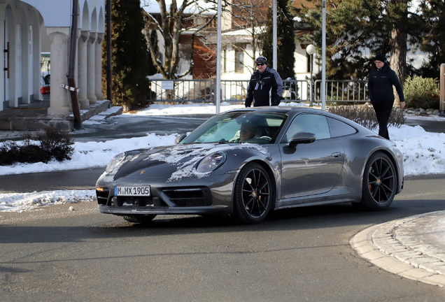 Porsche 992 Carrera 4S