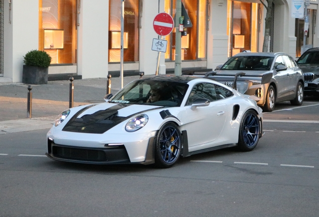 Porsche 992 GT3 RS Weissach Package