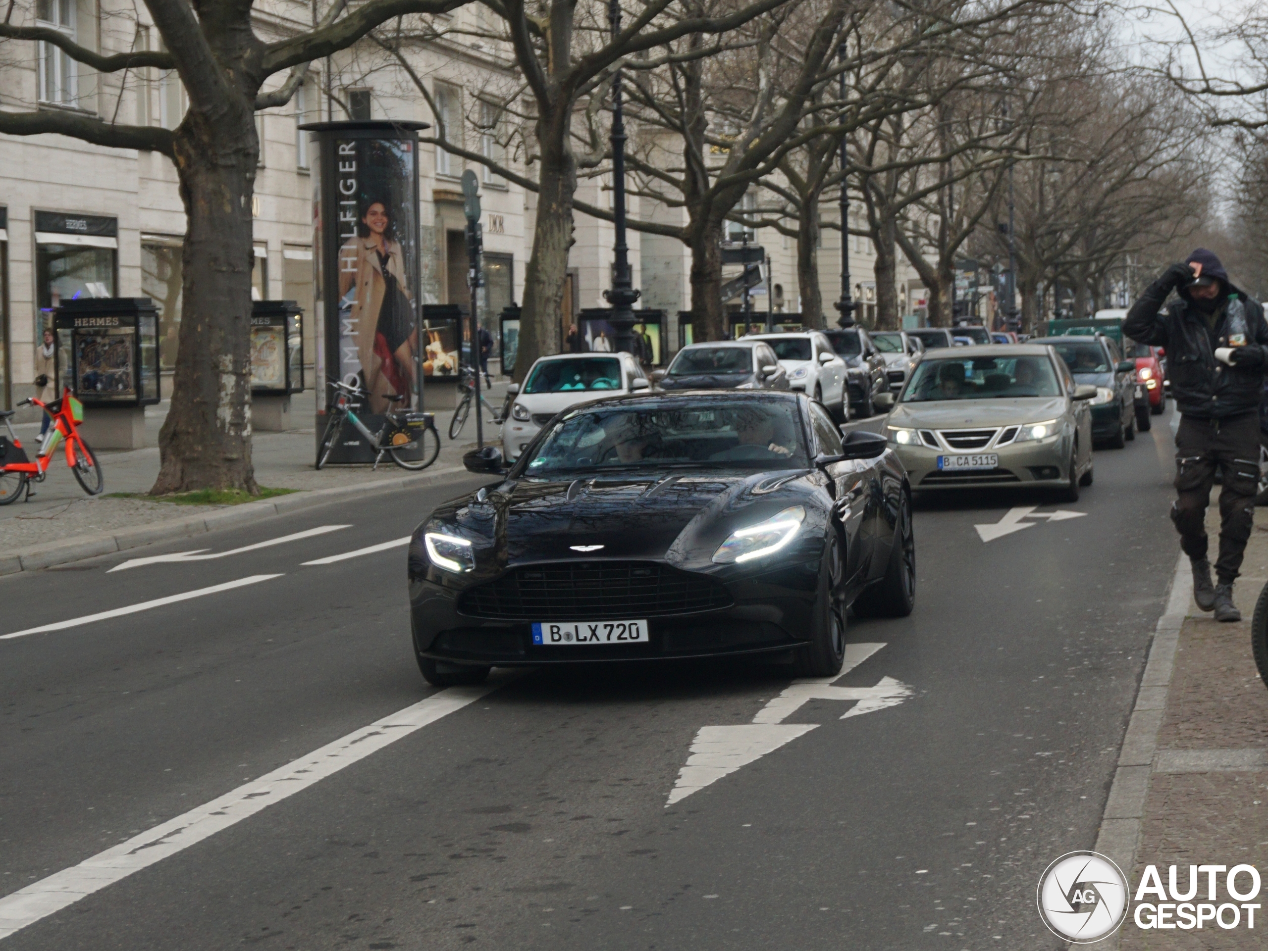 Aston Martin DB11