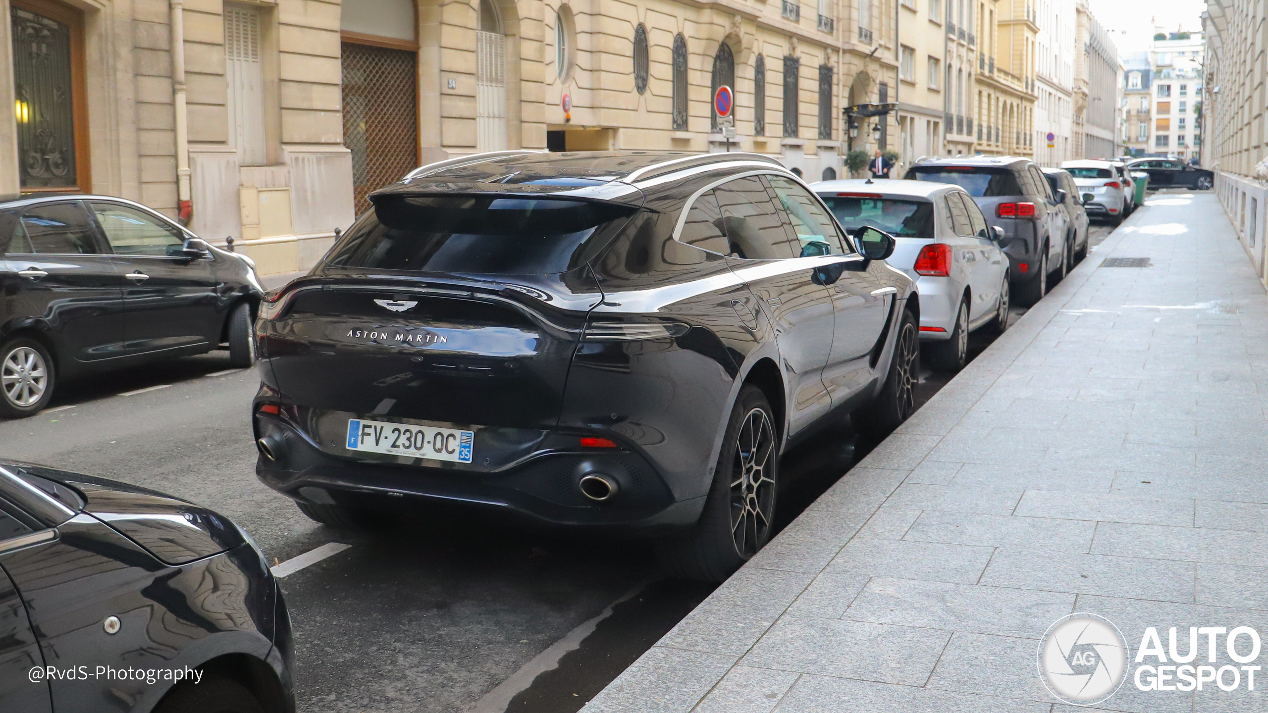 Aston Martin DBX