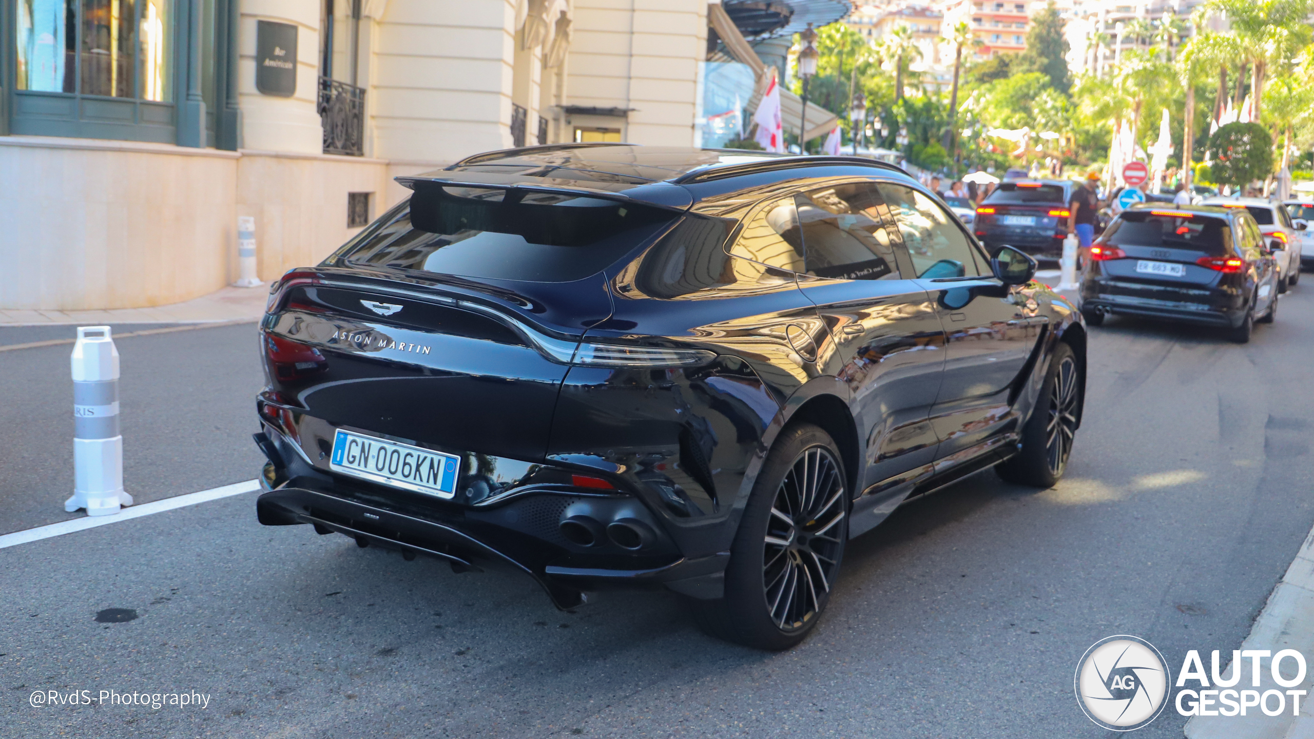 Aston Martin DBX707