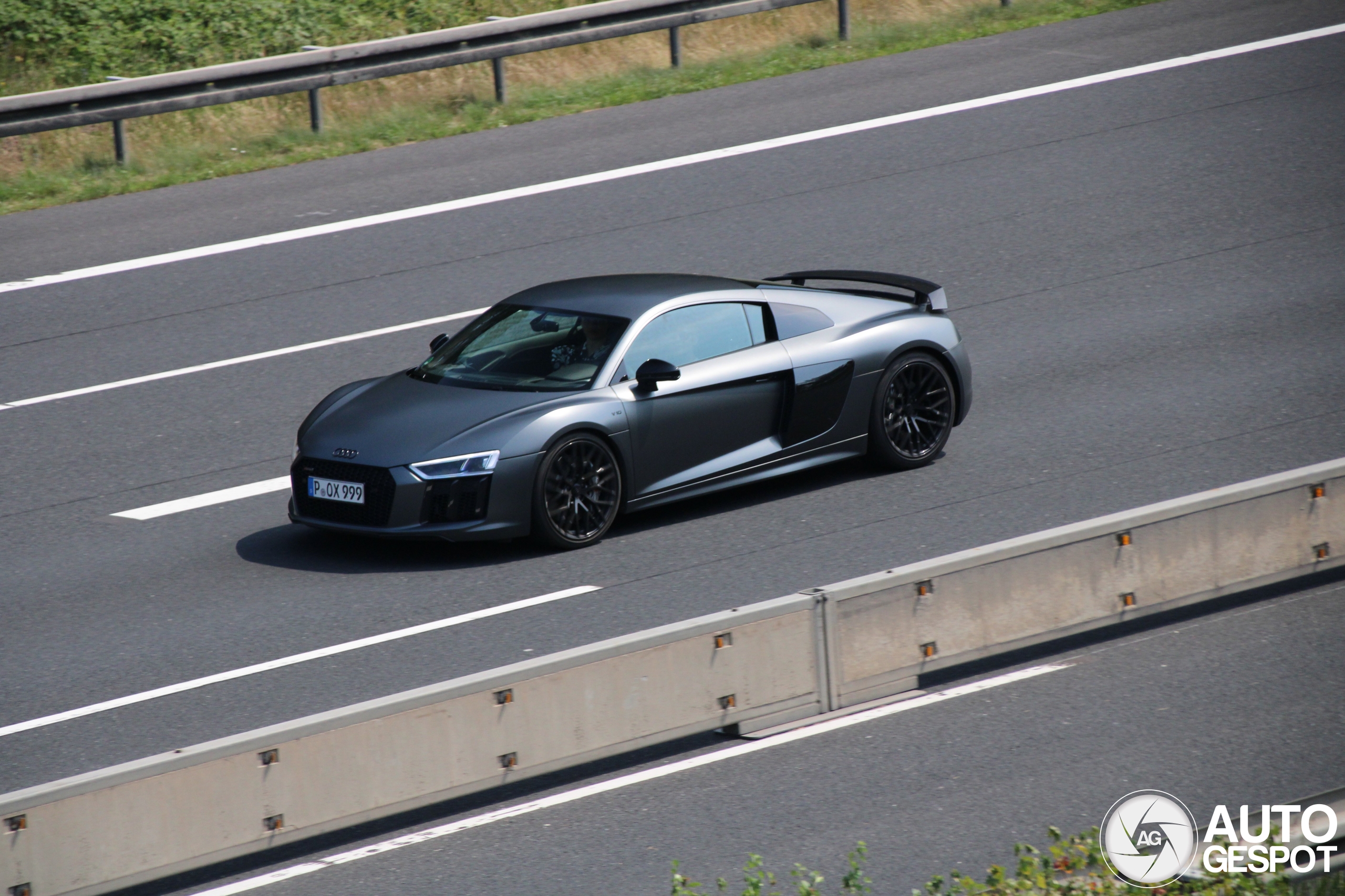 Audi R8 V10 Plus 2015