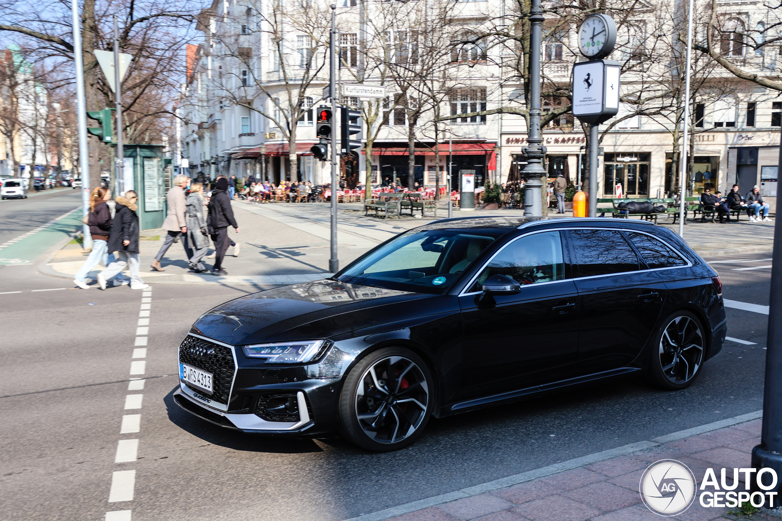 Audi RS4 Avant B9