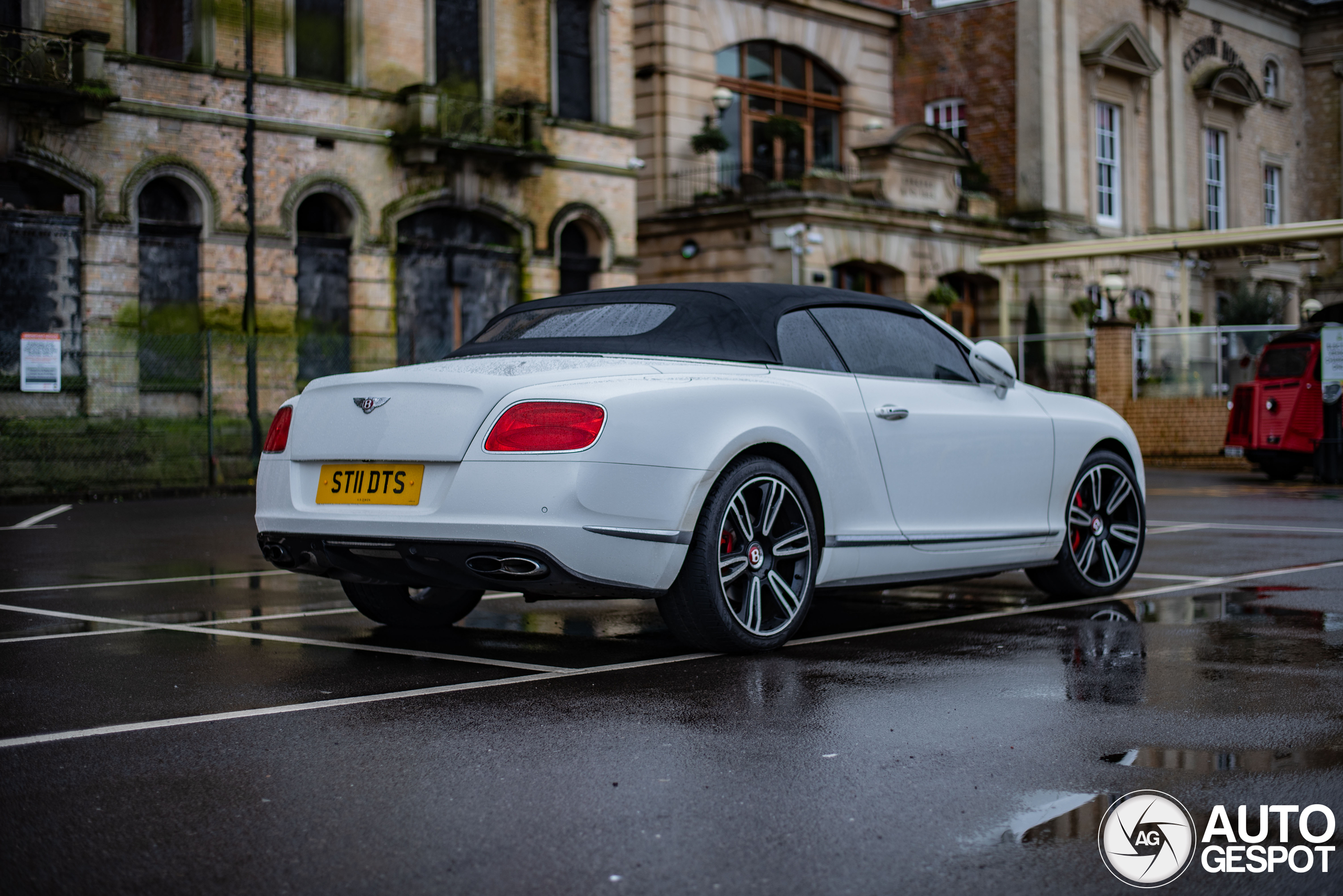 Bentley Continental GTC V8