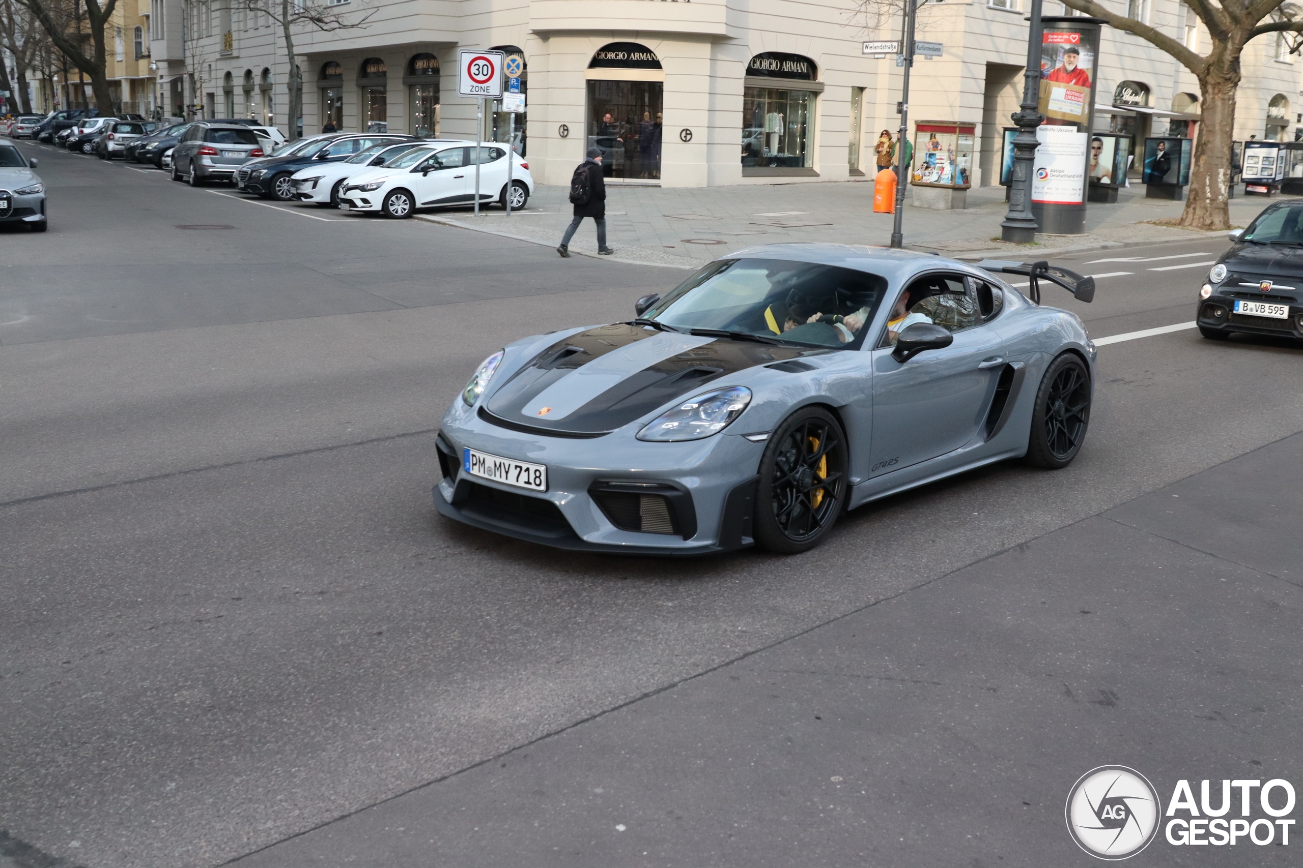 Porsche 718 Cayman GT4 RS Weissach Package