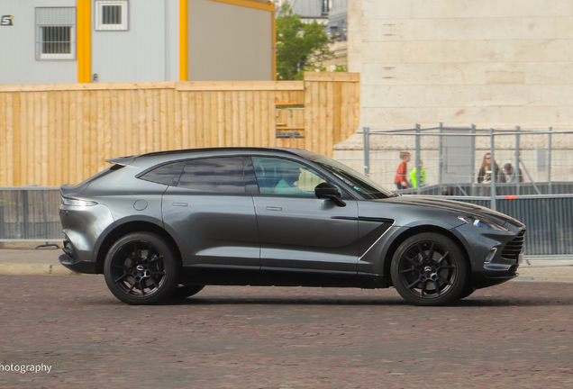 Aston Martin DBX