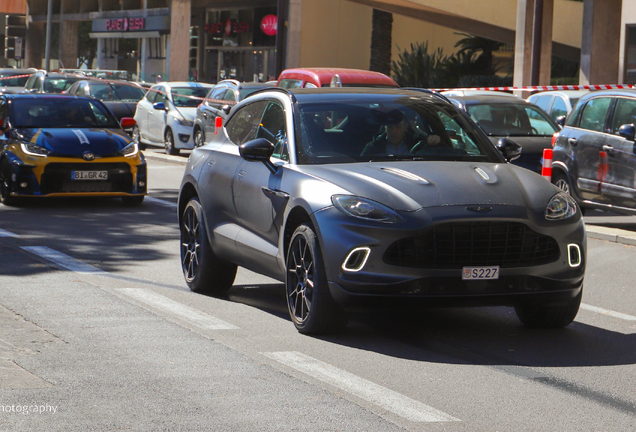 Aston Martin DBX