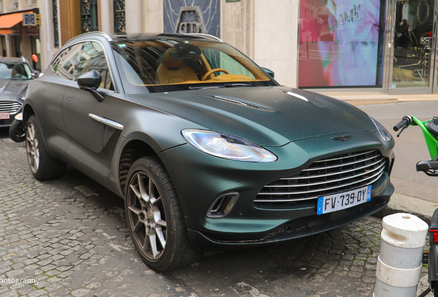 Aston Martin DBX