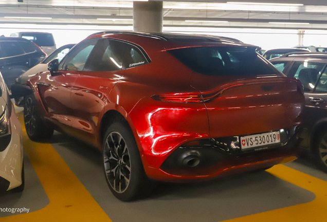 Aston Martin DBX