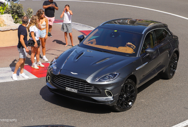 Aston Martin DBX