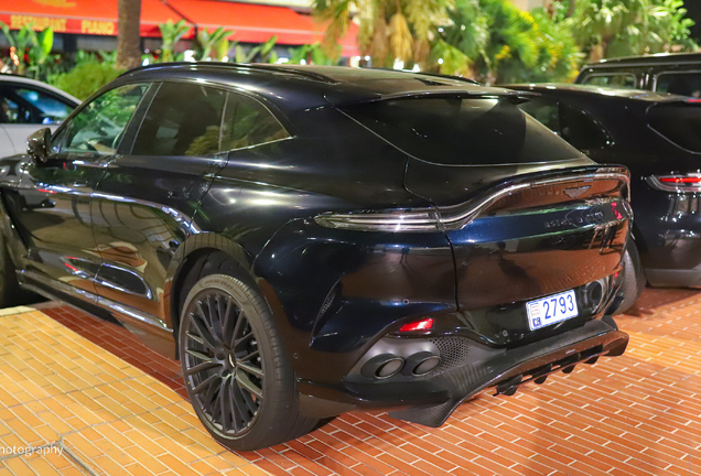 Aston Martin DBX707