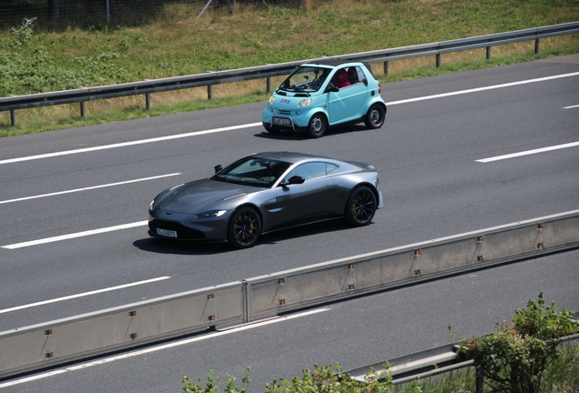 Aston Martin V8 Vantage 2018