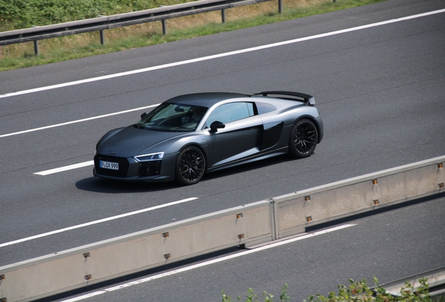 Audi R8 V10 Plus 2015