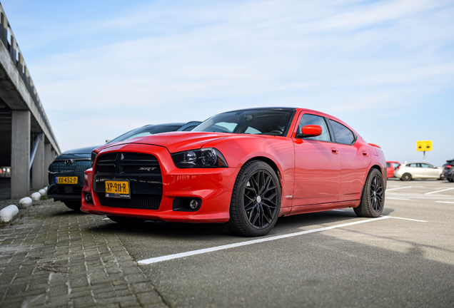 Dodge Charger SRT-8