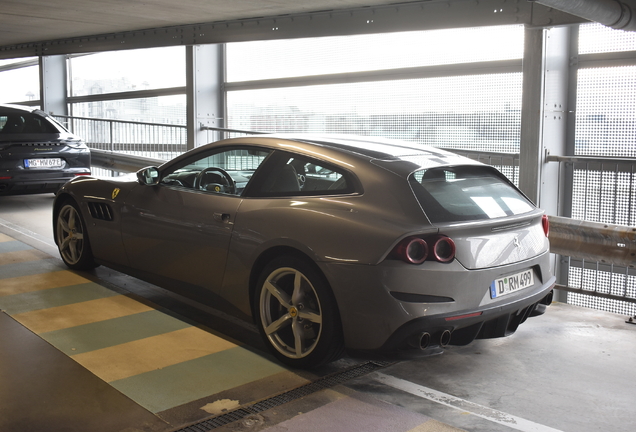 Ferrari GTC4Lusso