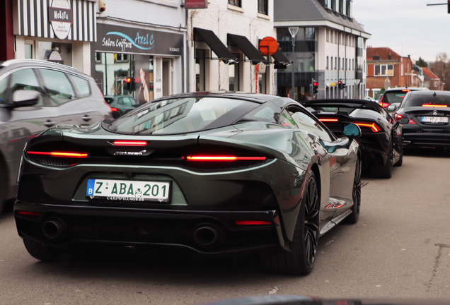 McLaren GT