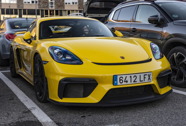 Porsche 718 Cayman GT4