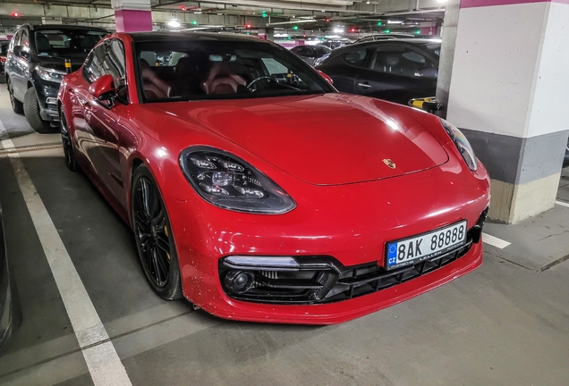 Porsche 971 Panamera Turbo S E-Hybrid