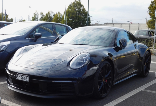 Porsche 992 Carrera 4S