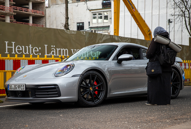 Porsche 992 Carrera 4S