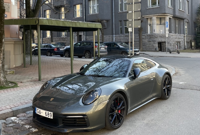 Porsche 992 Carrera 4S