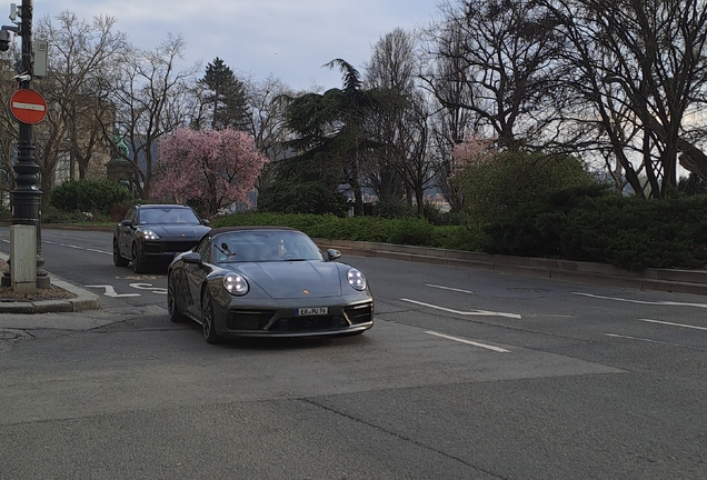 Porsche 992 Carrera 4S Cabriolet