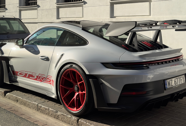 Porsche 992 GT3 RS Weissach Package