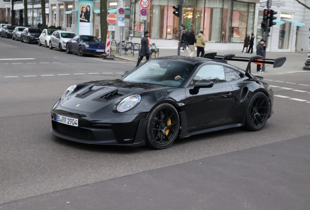 Porsche 992 GT3 RS Weissach Package