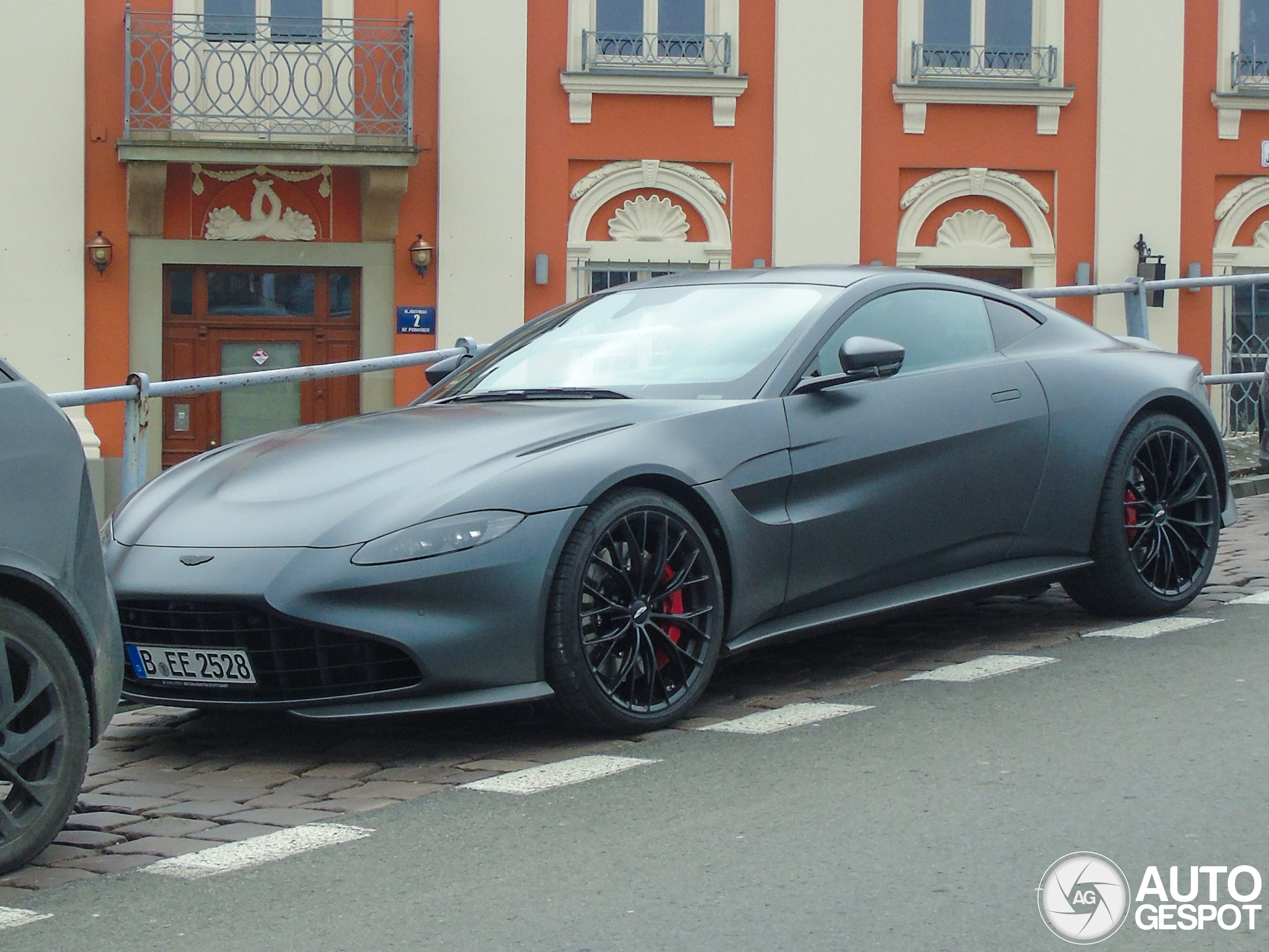 Aston Martin V8 Vantage 2018