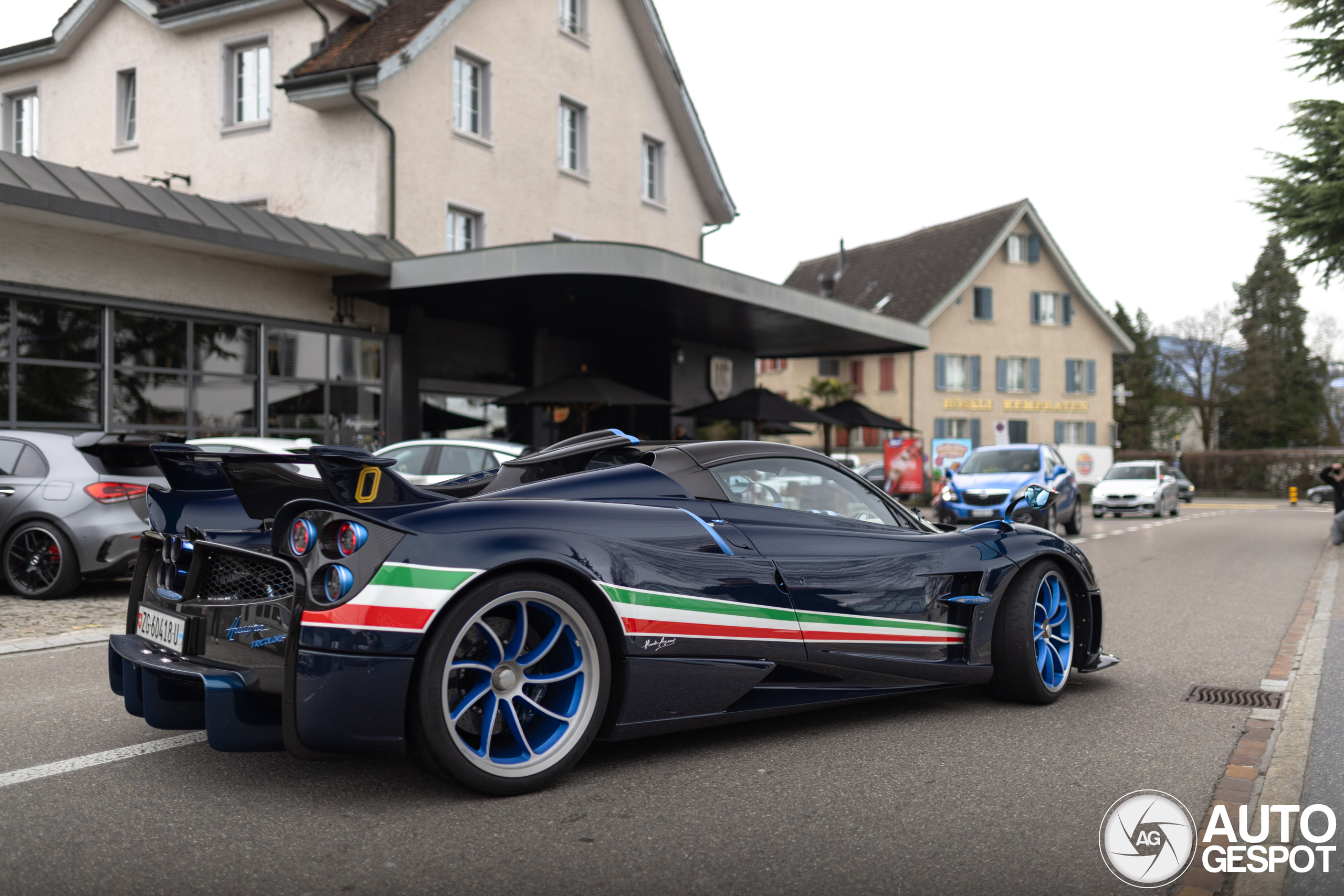 Pagani Huayra Roadster Tricolore zit vol prachtige details