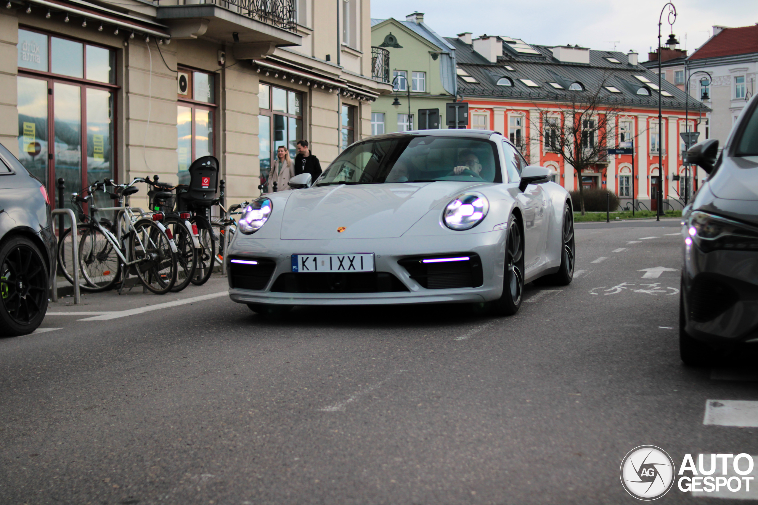 Porsche 992 Carrera 4S