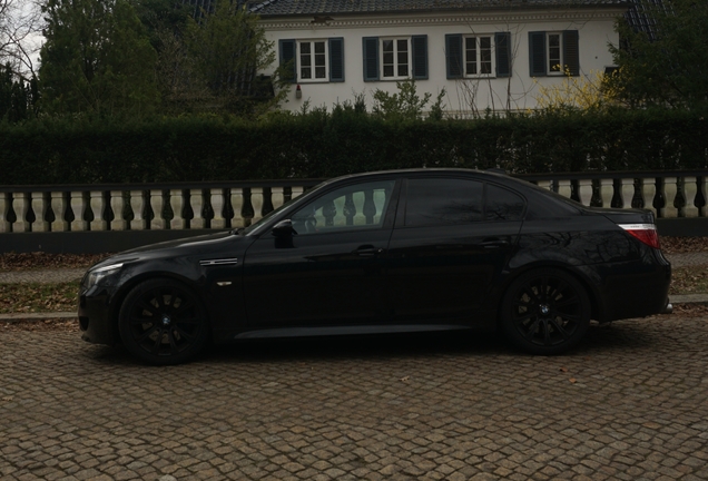 BMW M5 E60 2005