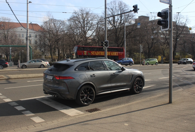 Jaguar F-PACE SVR