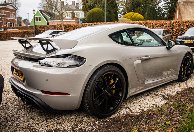 Porsche 718 Cayman GT4