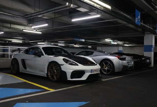 Porsche 718 Cayman GT4 RS Weissach Package