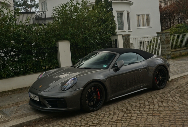 Porsche 992 Carrera 4 GTS Cabriolet